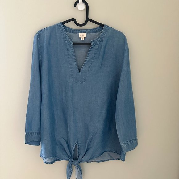 V-neck, full sleeves cotton blouse, tie in the front , Size M - Picture 1 of 2